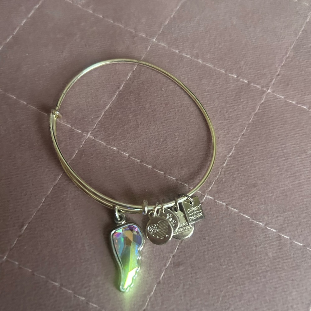 Angel wing 🪽 Alex and Ani bracelet